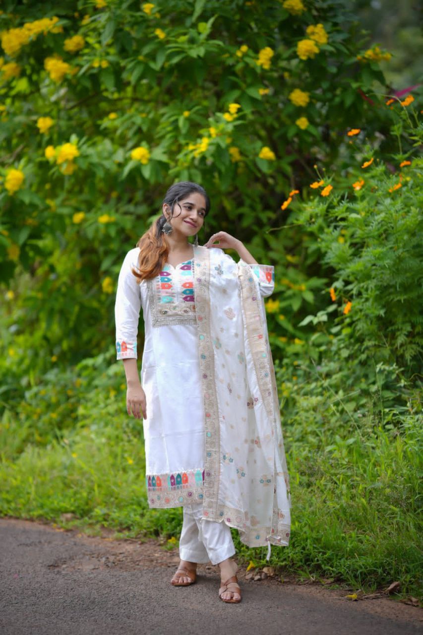 KURTI SET WITH HEAVY BANANA CHANDERI WITH J CARD WEAVING SILK