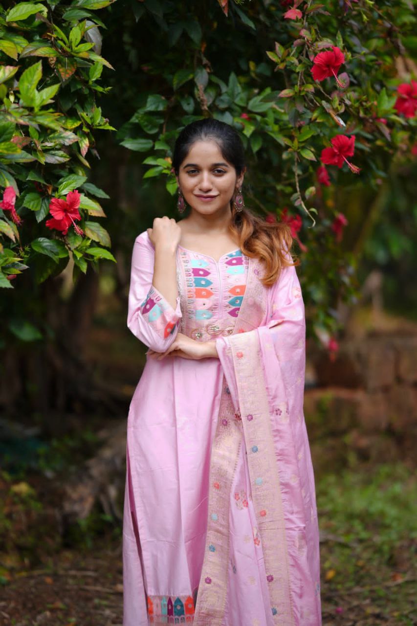 KURTI SET WITH HEAVY BANANA CHANDERI WITH J CARD WEAVING SILK
