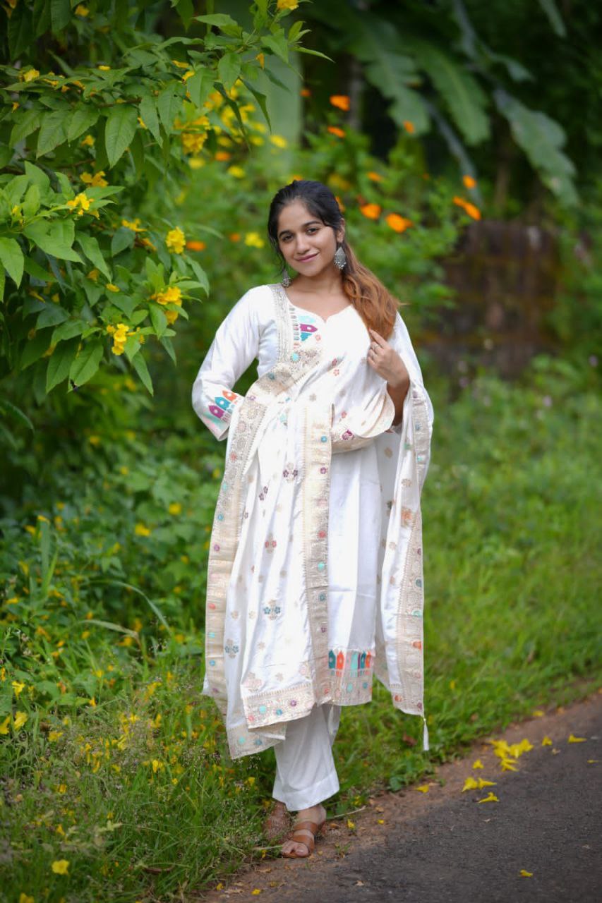 KURTI SET WITH HEAVY BANANA CHANDERI WITH J CARD WEAVING SILK