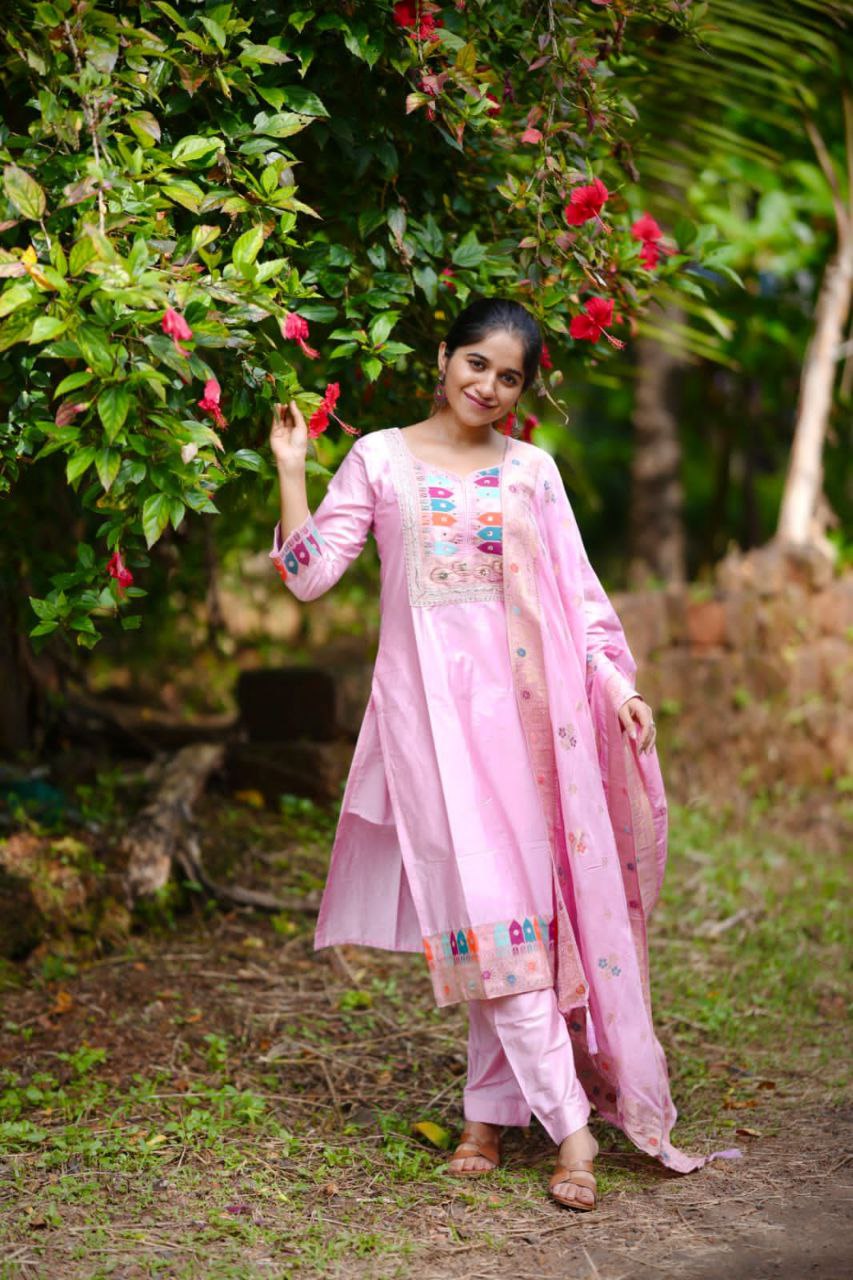 KURTI SET WITH HEAVY BANANA CHANDERI WITH J CARD WEAVING SILK