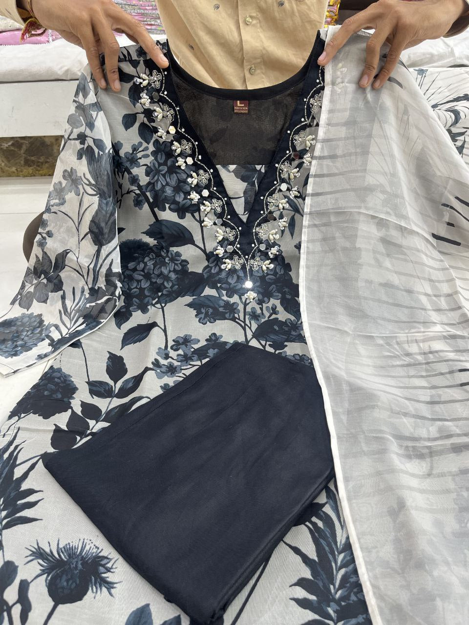 Pakistani Style ORGANZA SUIT SET
