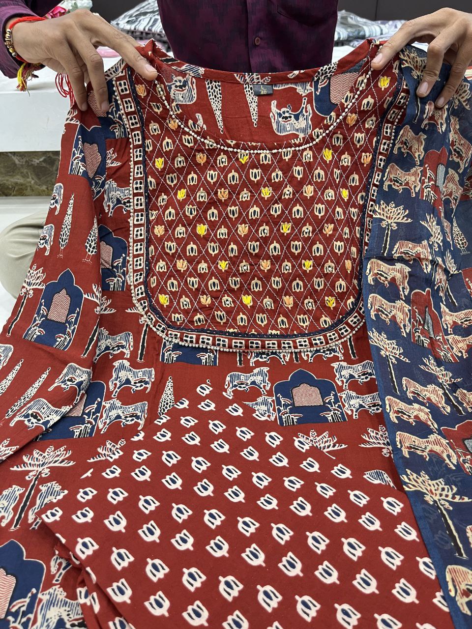 Straight Printed Kurta and Pant Set For Women in Cotton Fabric