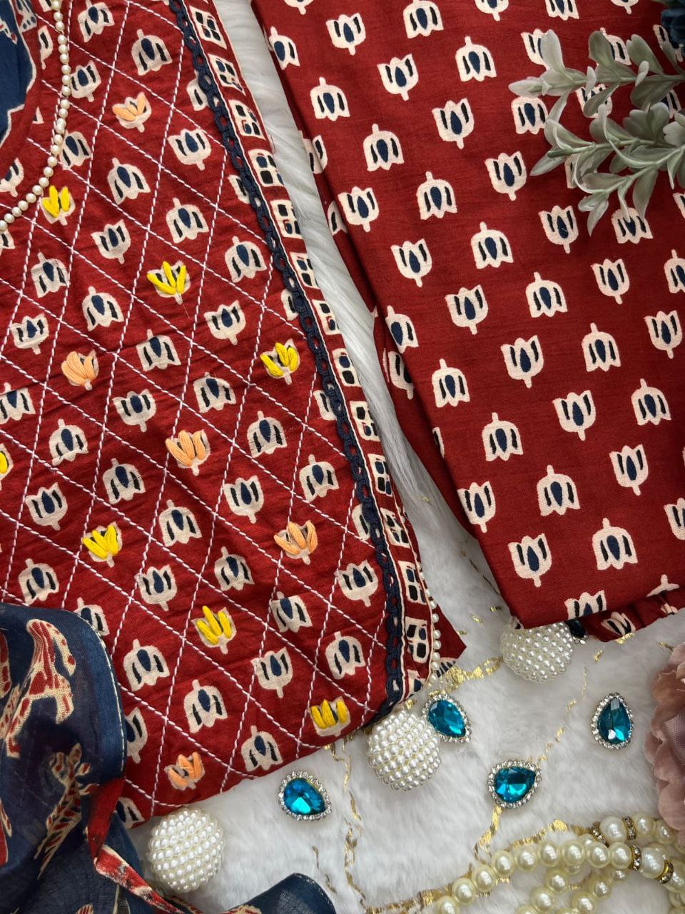Straight Printed Kurta and Pant Set For Women in Cotton Fabric