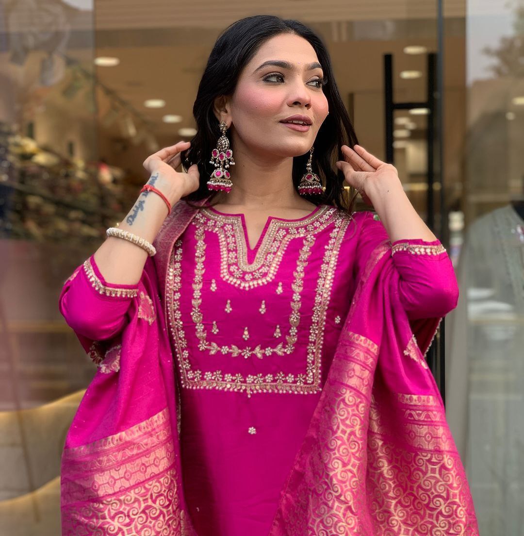 BEUTIFUL HEAVY JANKI PINK CHANDERI SILK FULLY STITCHIED SUIT SET