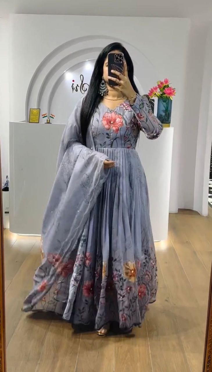 Floral Print Gown Set – Elegance Redefined!
