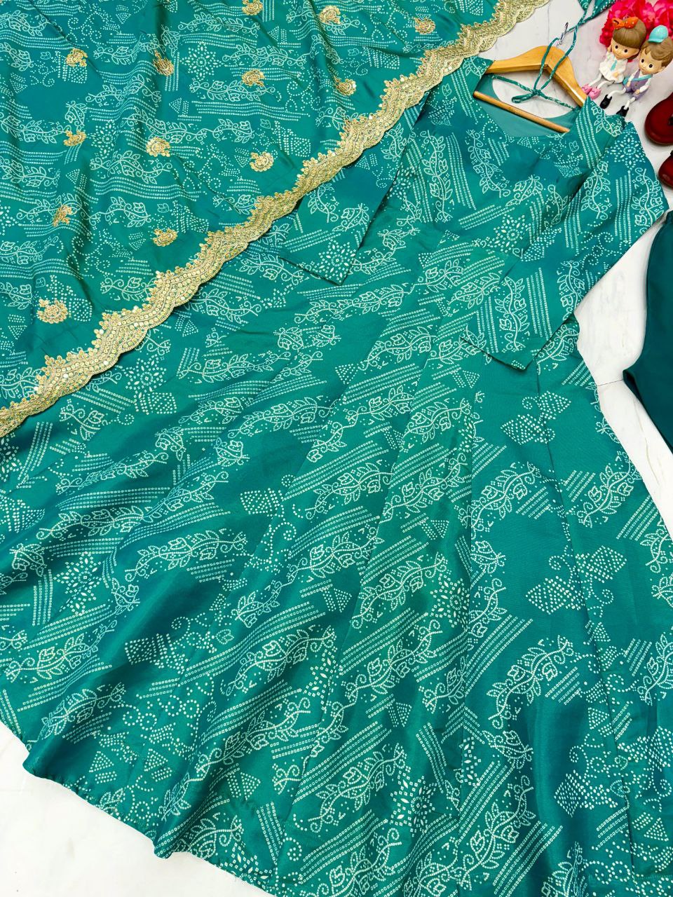 Exquisite Two-Tone Banarasi Silk Anarkali Gown Set with Dupatta & Bottom – Perfect for Festivals & Parties!