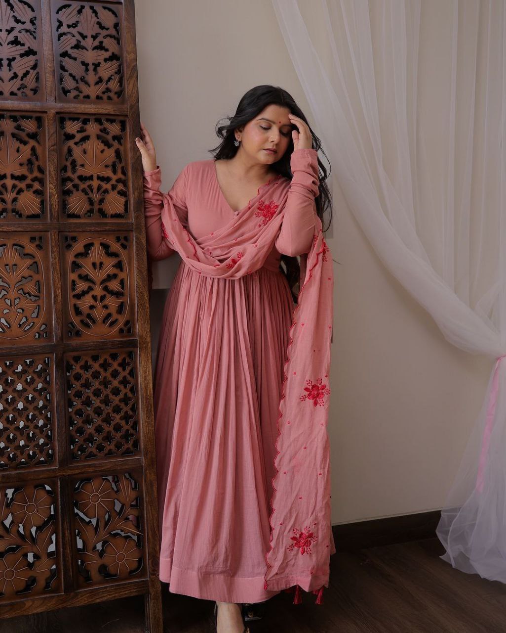 Elegant Heavy Georgette Gown-Pant-Dupatta Set β Fully Stitched, Ready-to-Wear Glamour for Every Occasion!