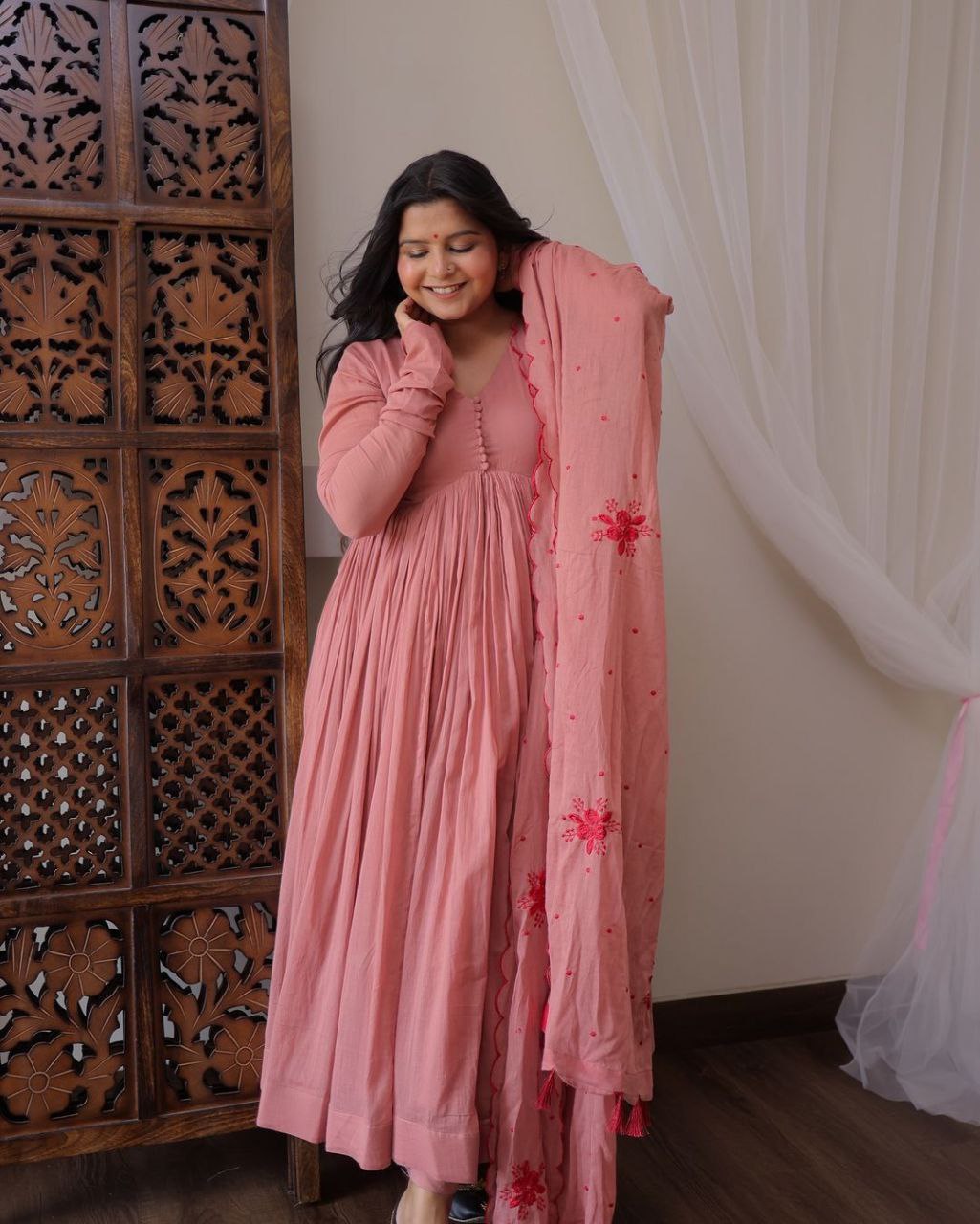 Elegant Heavy Georgette Gown-Pant-Dupatta Set β Fully Stitched, Ready-to-Wear Glamour for Every Occasion!
