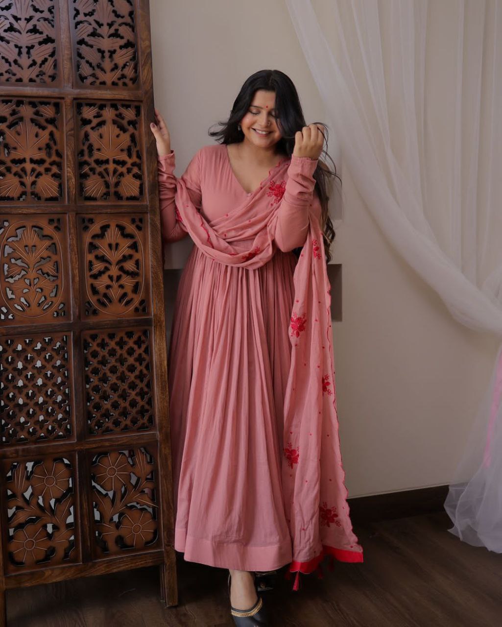 Elegant Heavy Georgette Gown-Pant-Dupatta Set β Fully Stitched, Ready-to-Wear Glamour for Every Occasion!