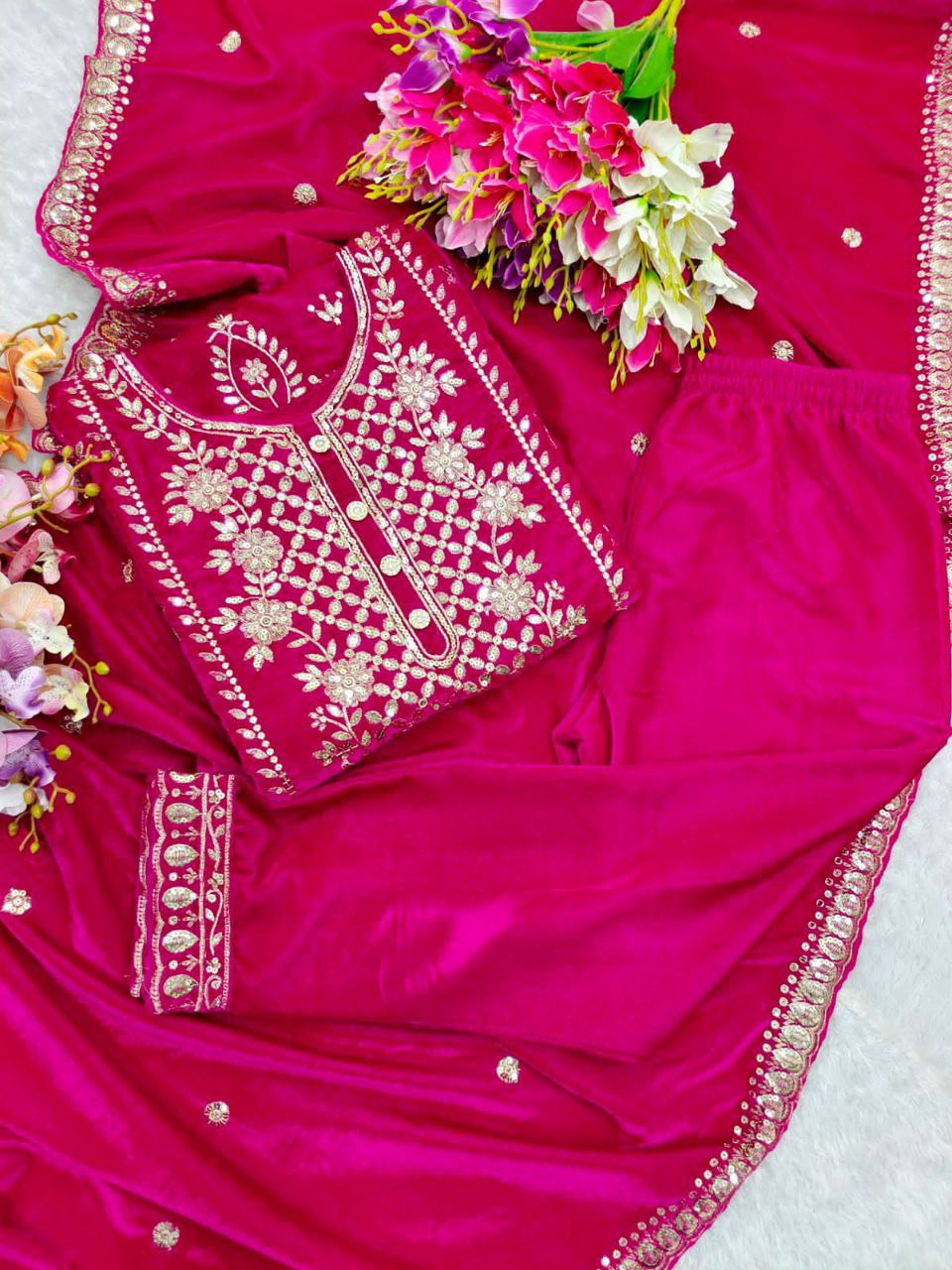 Introducing the New Velvet Top-Pant-Dupatta Set β Elegance Redefined! β¨π