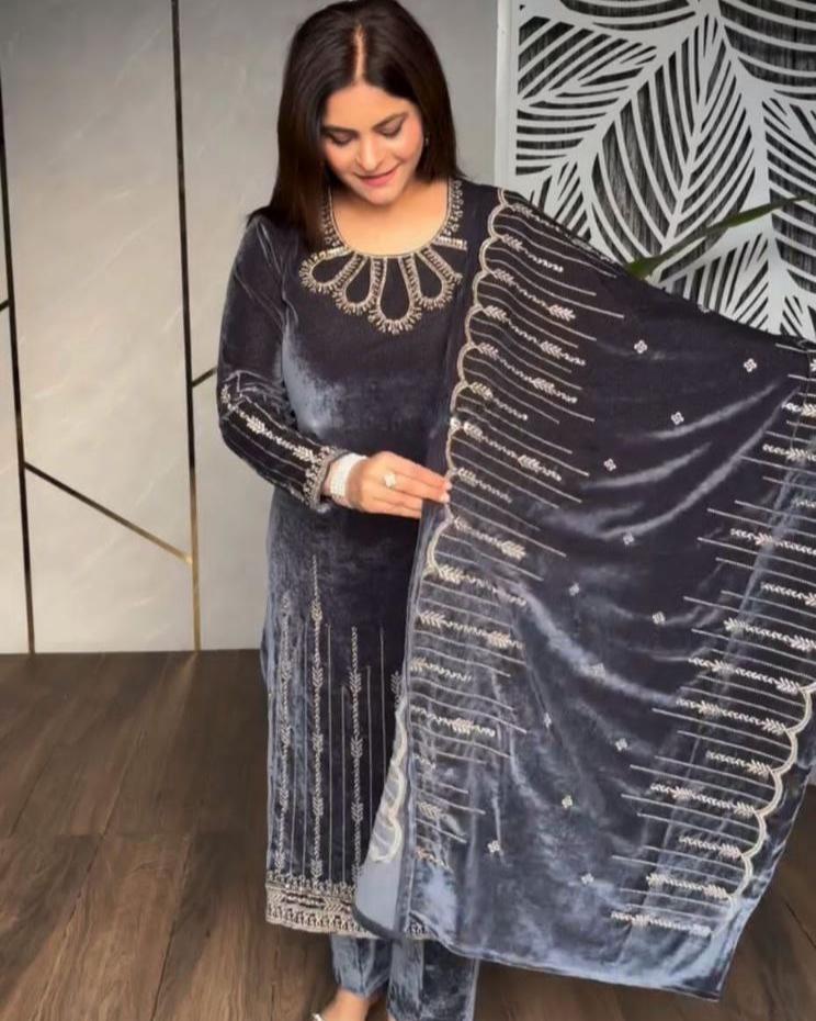 Elevate Your Style with the New Designer Party Wear Look β¨π
