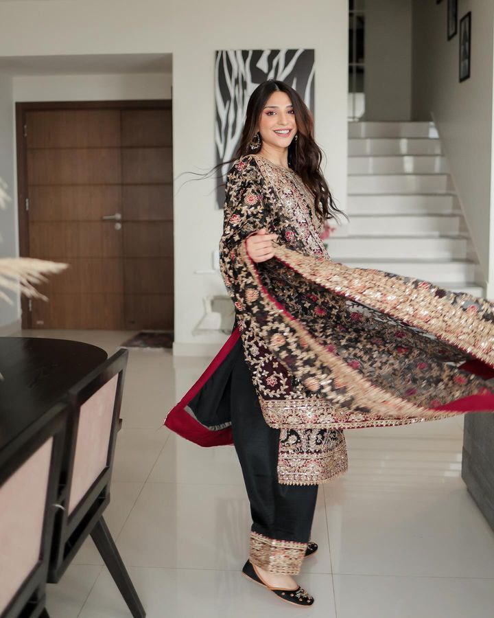 Elegant Black Embroidered Fox Georgette Suit Set – A Perfect Blend of Grace and Style