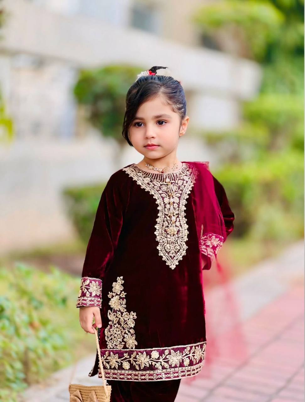 Premium Viscose Velvet Kurta‑Pant‑Dupatta Set – Heavy Embroidery Sequins Work