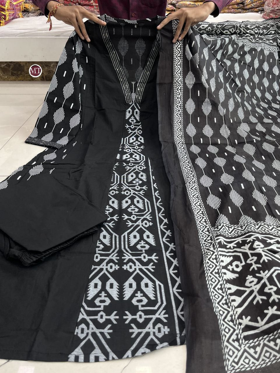 Graceful Elegance – New Voluminous Anarkali Suit Set in Stunning Color