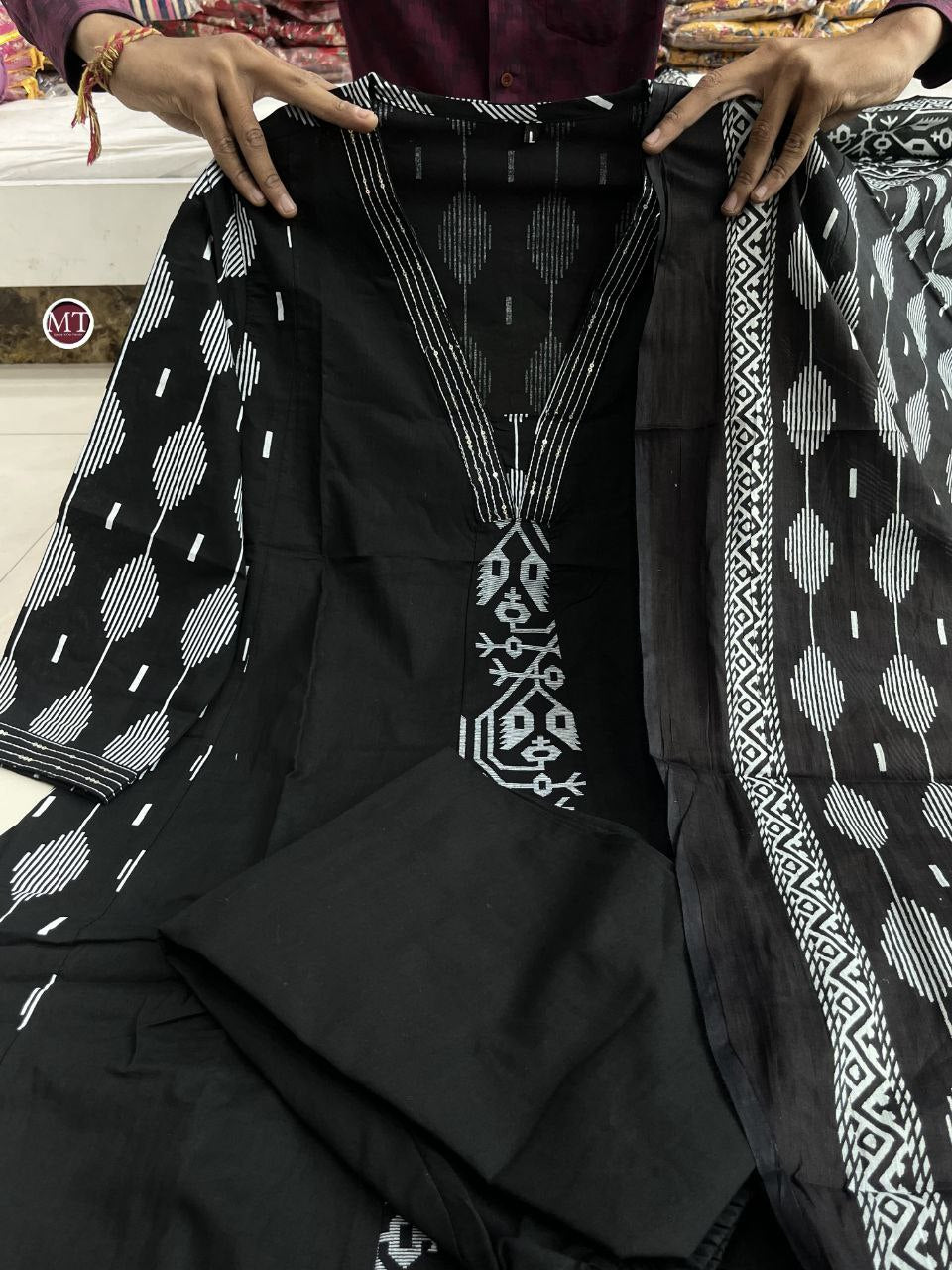 Graceful Elegance – New Voluminous Anarkali Suit Set in Stunning Color