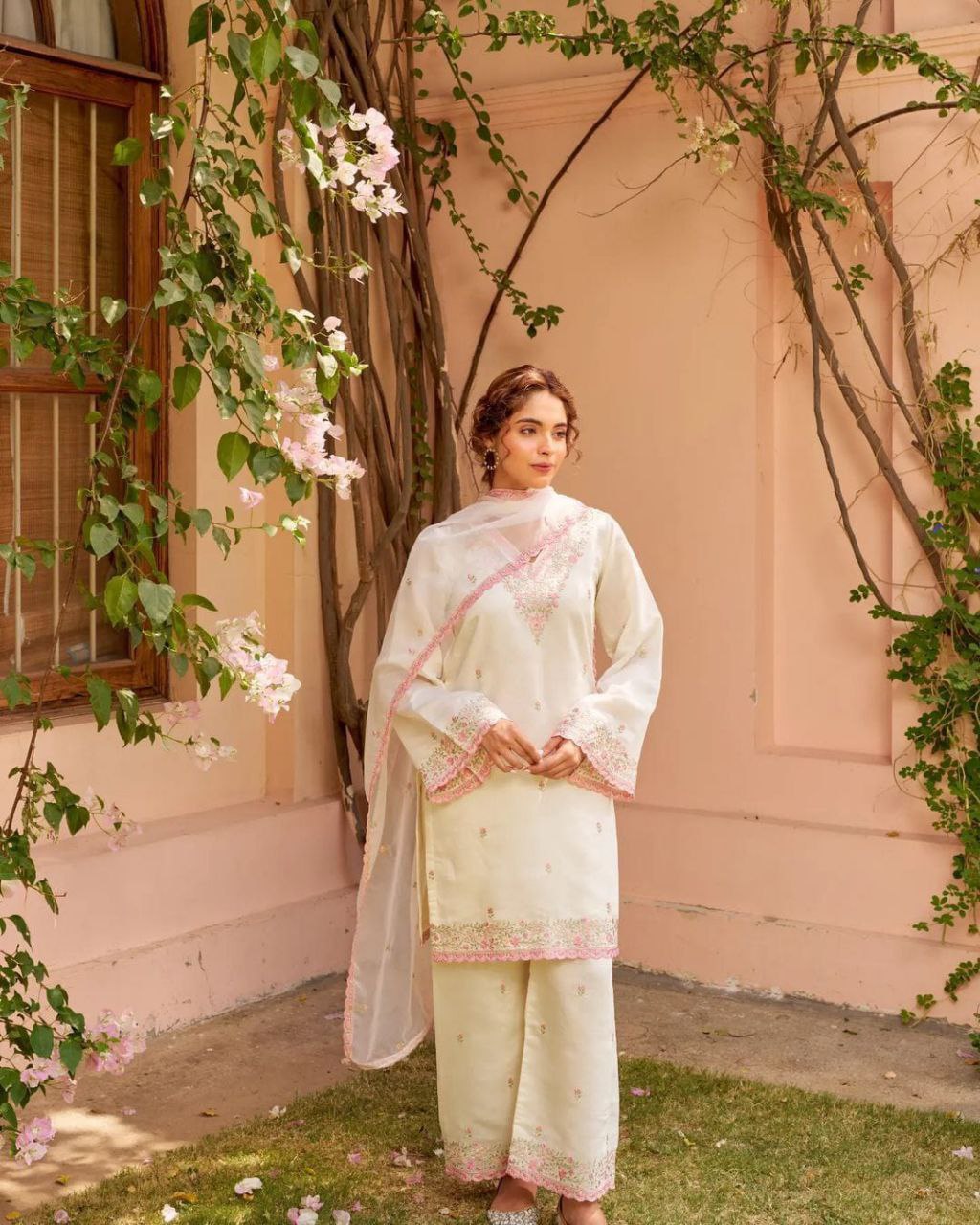 Wedding Special White Bul Bul Suit Set β A Touch of Royalty for Your Special Day!