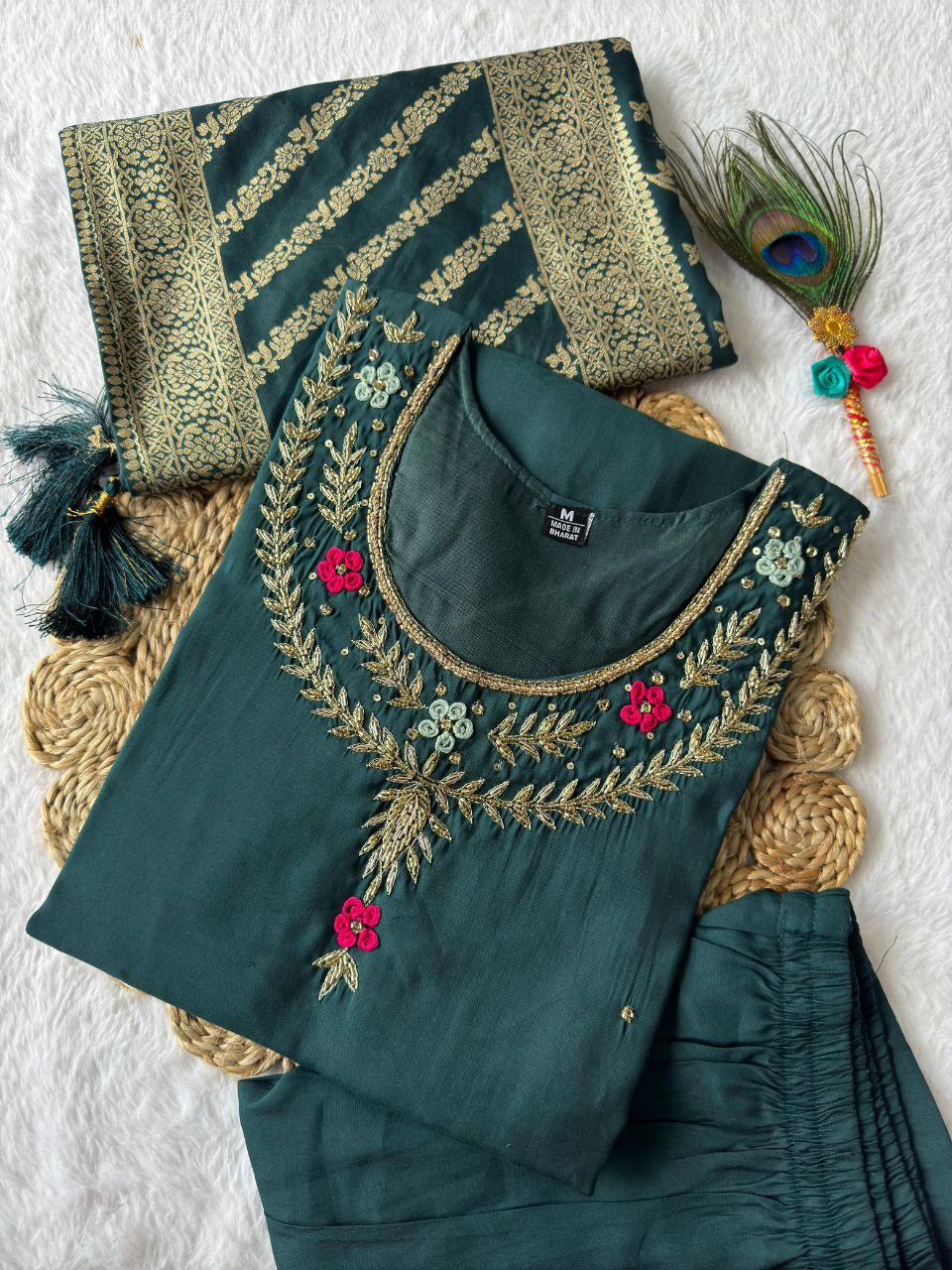 Introducing the Elegant Designer Kurti Pant Dupatta Set β A Perfect Blend of Luxury & Comfort!