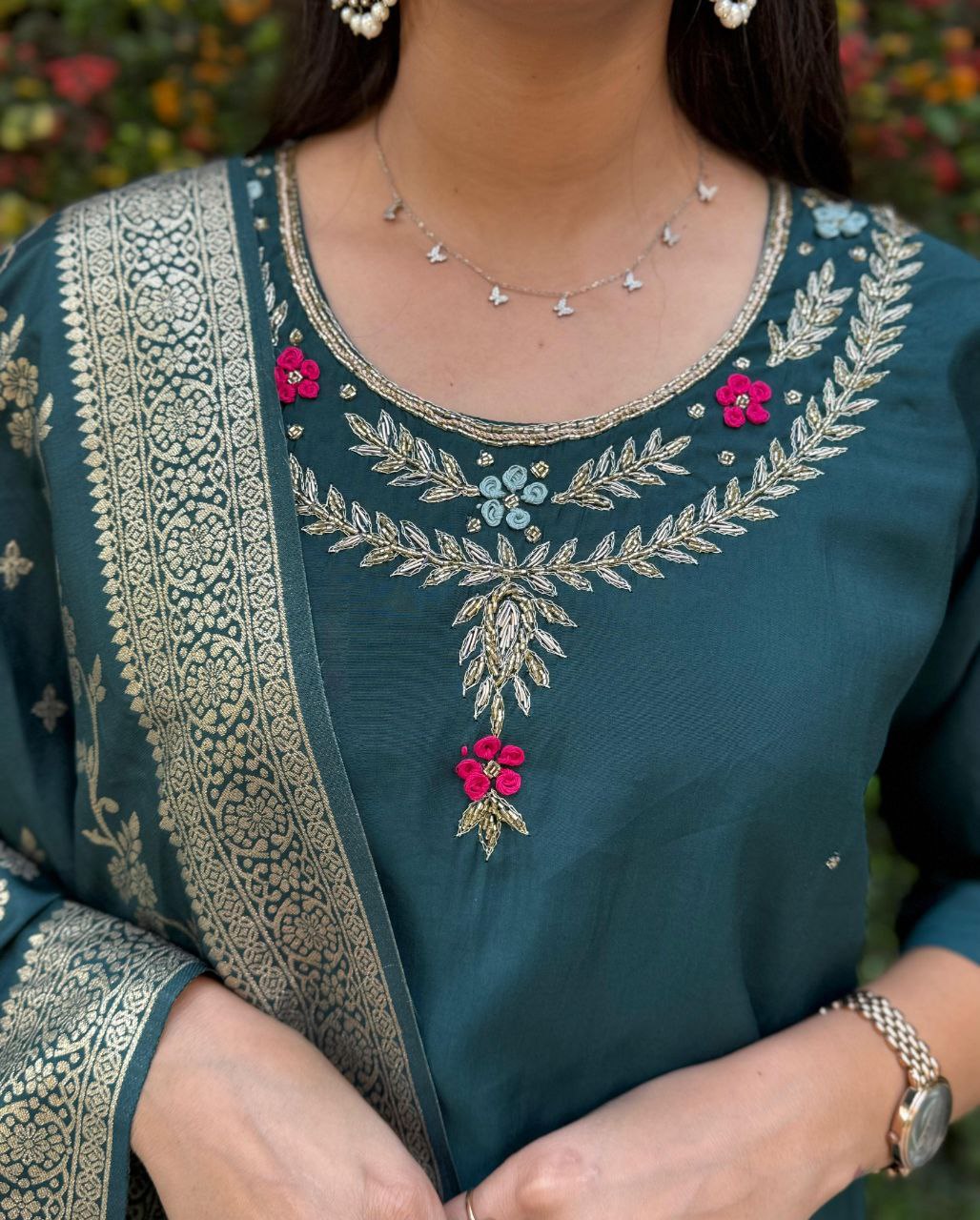 Introducing the Elegant Designer Kurti Pant Dupatta Set β A Perfect Blend of Luxury & Comfort!