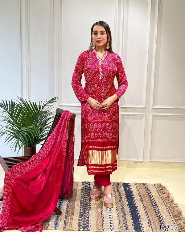 Elegant Chinon Silk Festive Wear Set β Kurti, Pant & Dupatta