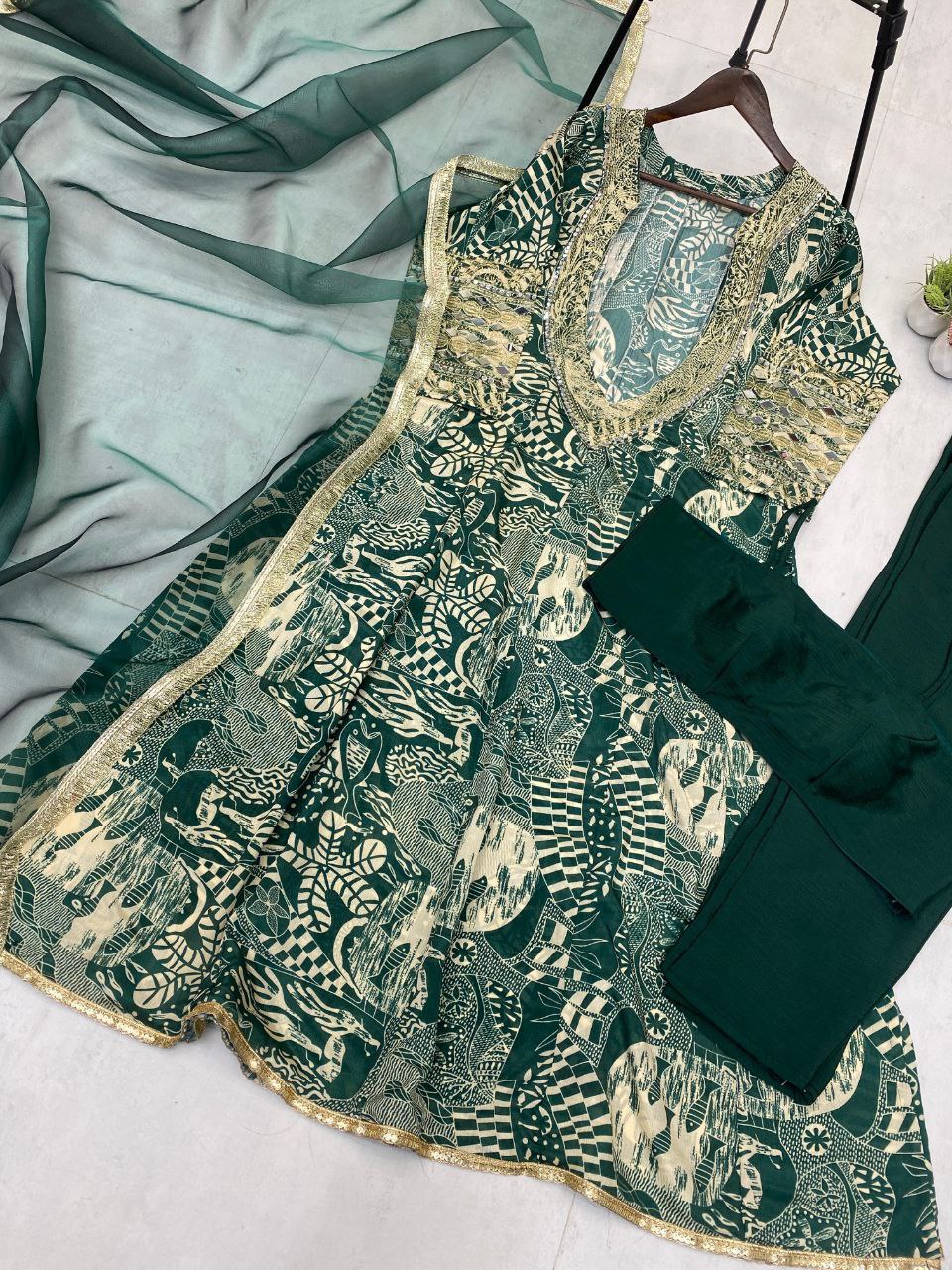 New Trendy 4-Piece Indo Western Set – Embroidered Chinon Top, Blouse, Pant & Organza Dupatta