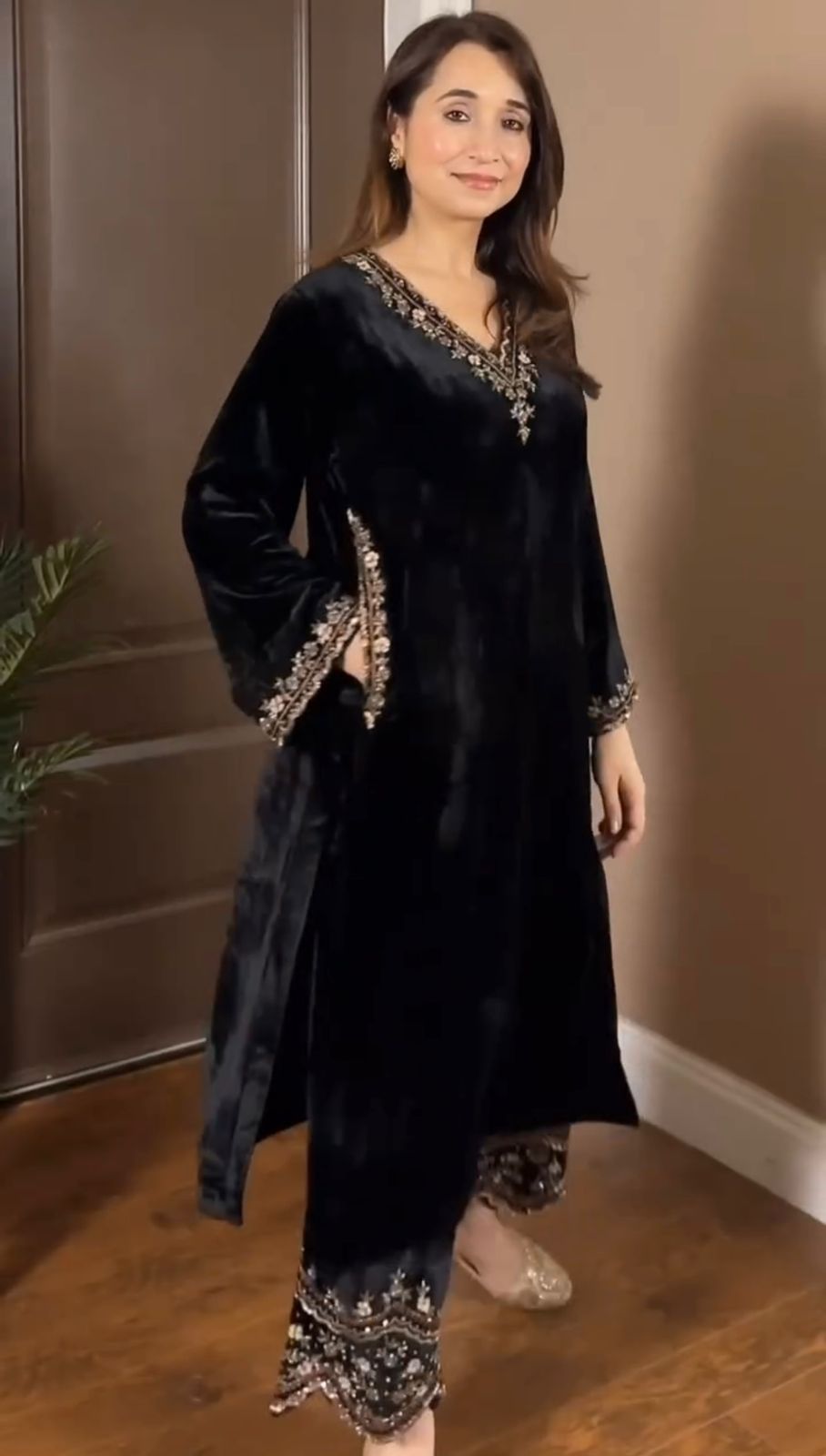 Premium Velvet Suit Set – Embroidered Top with Side Pocket & Fully Stitched Pant