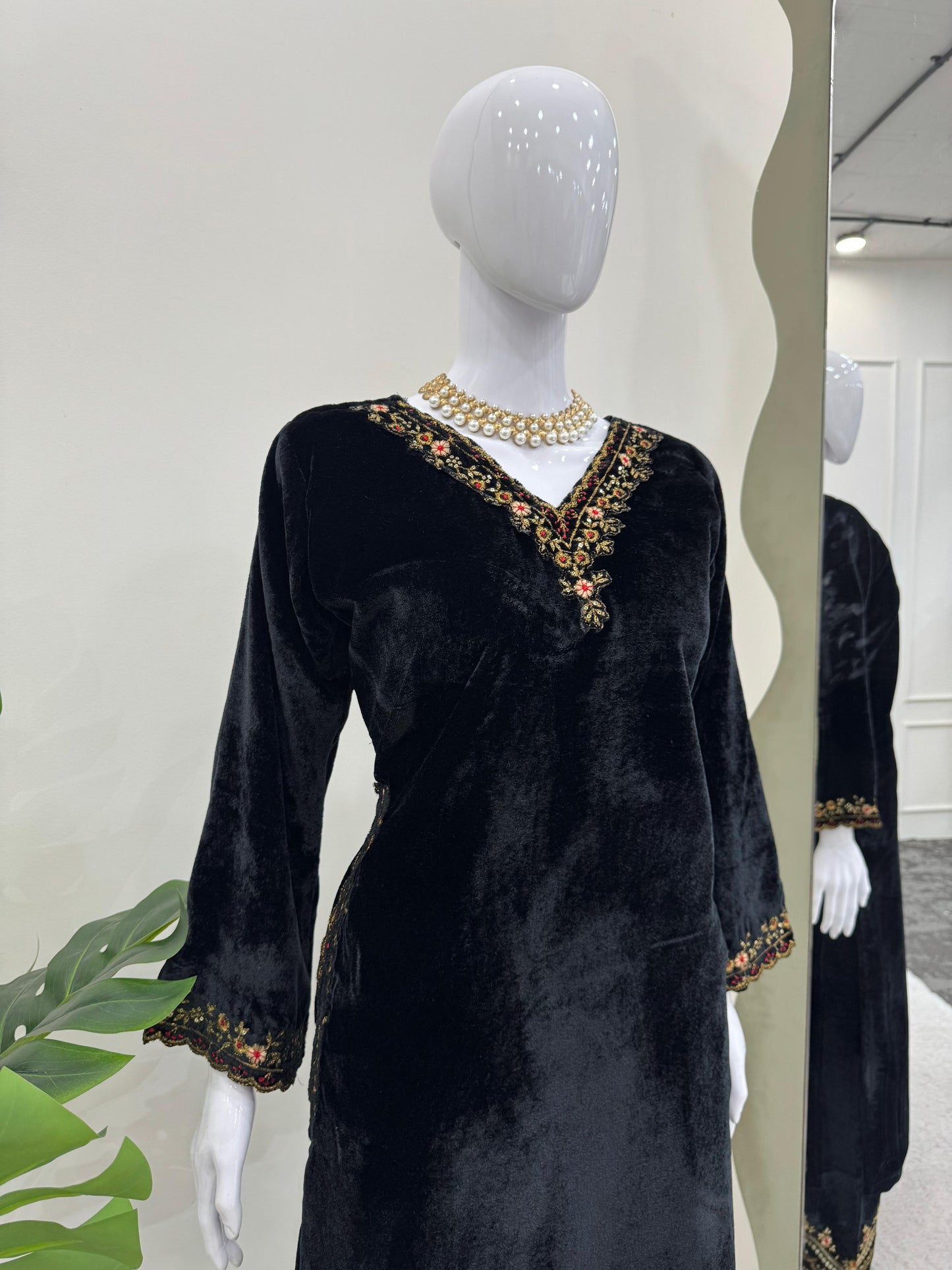 Premium Velvet Suit Set – Embroidered Top with Side Pocket & Fully Stitched Pant