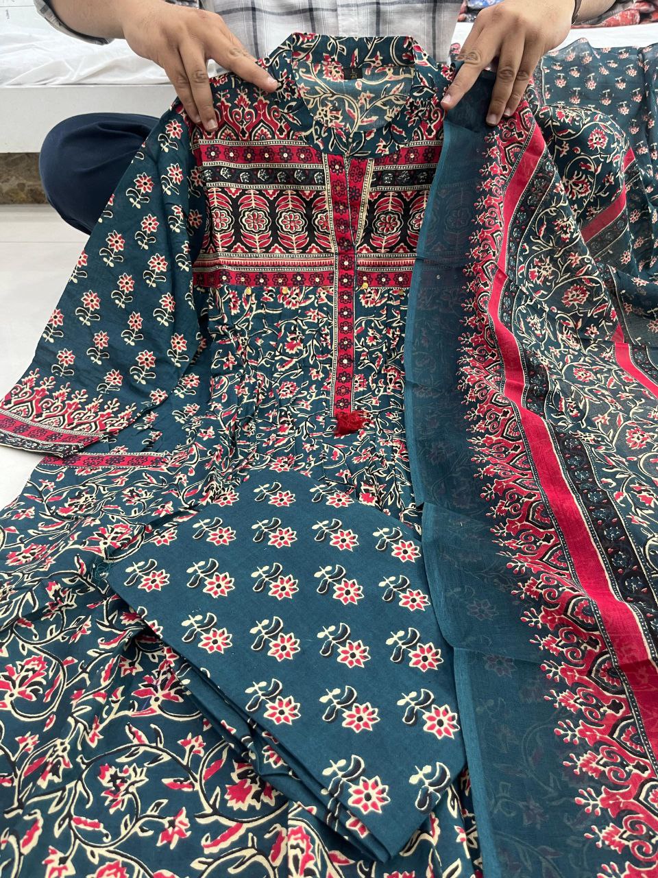Pure Cotton Side Pocket Suit Set | Hand Print Work | Mill Print Dupatta