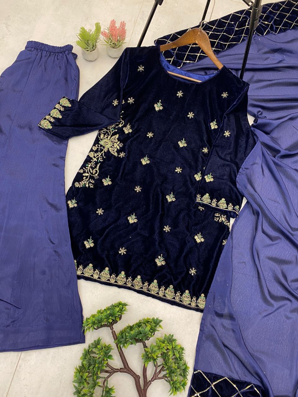 Luxury Velvet Winter 3 Piece Suit Set | Sequins Embroidery Kurti Plazzo Dupatta | Party Wear 2026