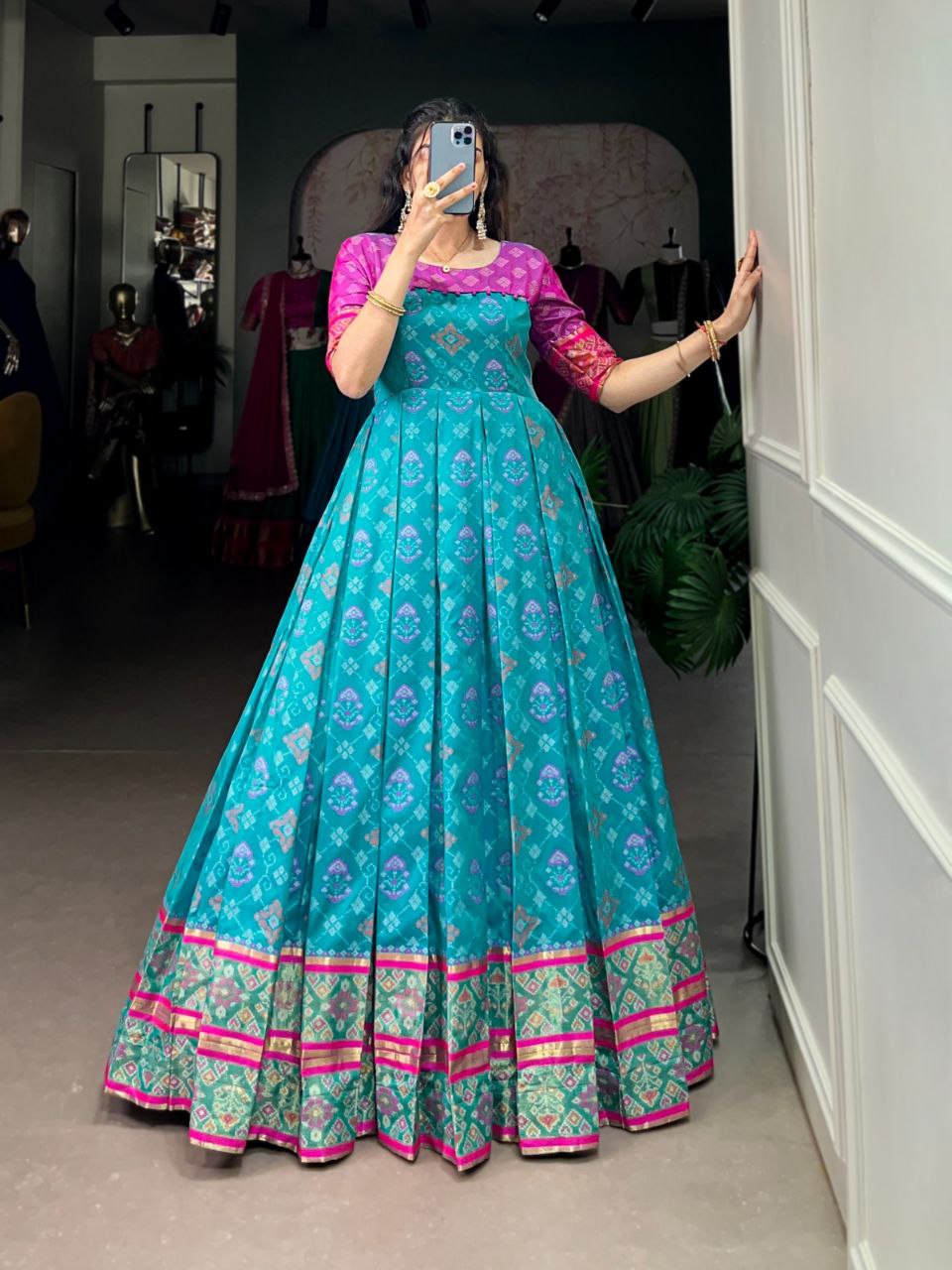 Royal Kanjivaram Jacquard Silk Gown – Patola Print with Exquisite Zari Weaving
