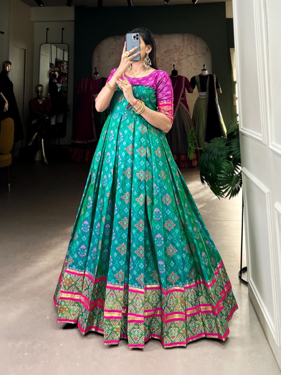Royal Kanjivaram Jacquard Silk Gown – Patola Print with Exquisite Zari Weaving