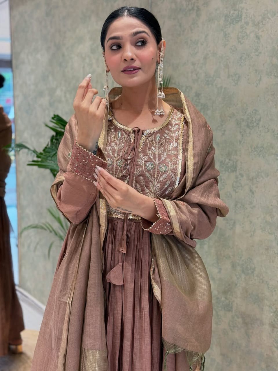 Premium Mul Chanderi Wedding Suit Set – Embroidered Anarkali Kurti with Pant