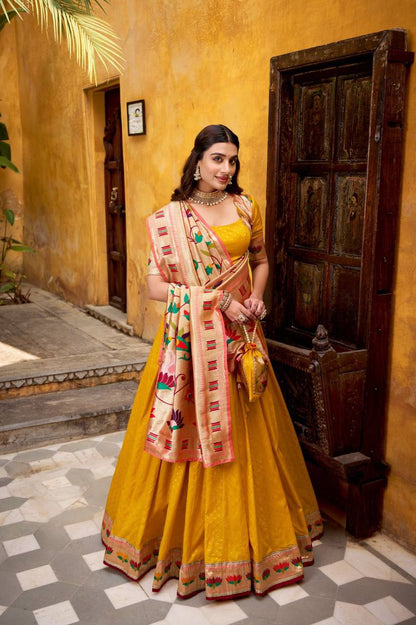 Silk Paithani Lehenga Choli – Zari Weaving with Lace Border, Jacquard Dupatta & Batwa