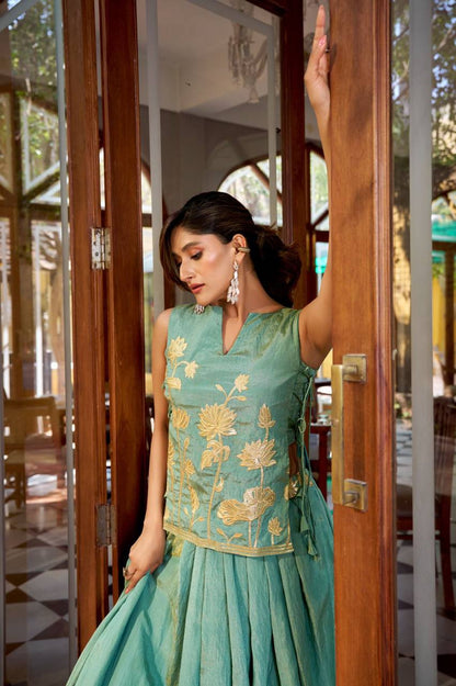 Pure Shimmer Co‑Ord Set – Thread Embroidery with Foil Work