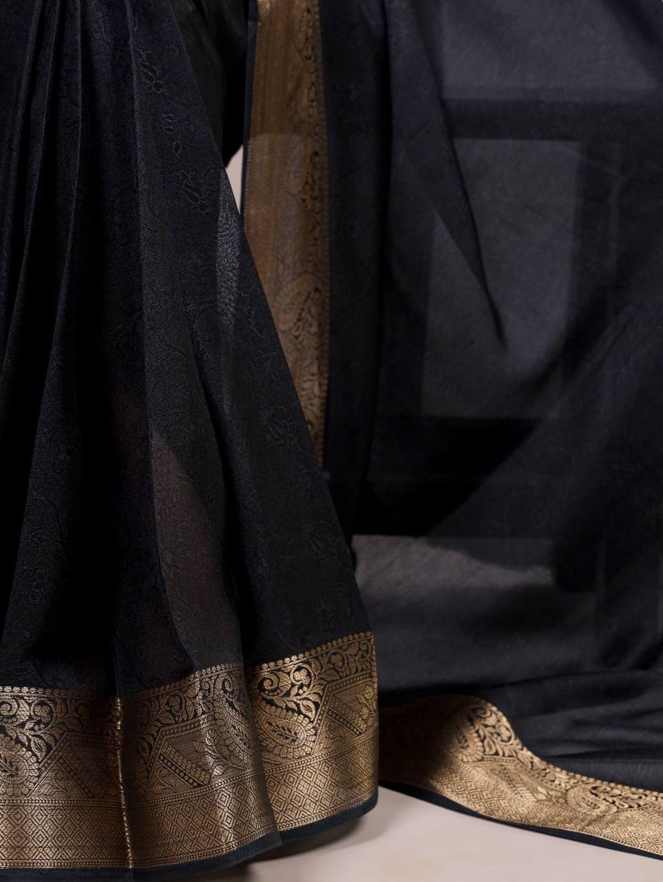 Mass Mello Saree – Lightweight Zari Weaving Work with Matching Blouse