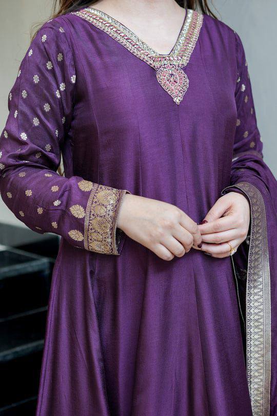 Premium Chanderi Anarkali Outfit – Banarasi Zari Weaving