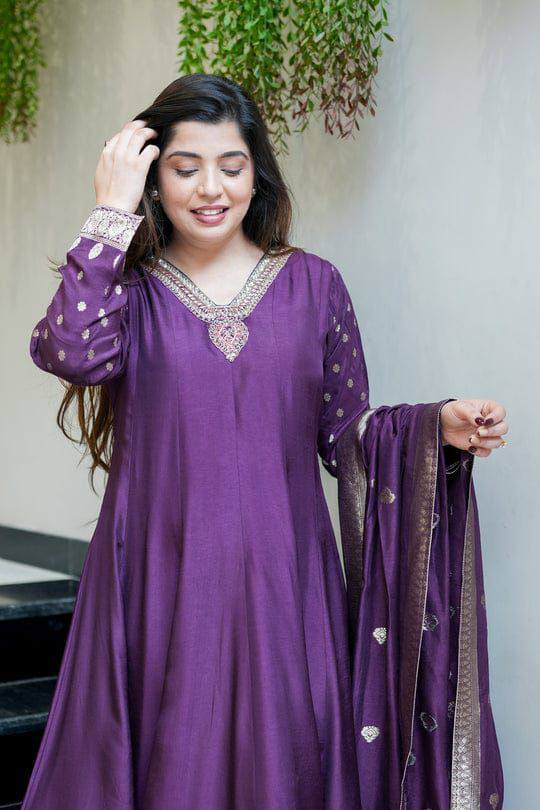 Premium Chanderi Anarkali Outfit – Banarasi Zari Weaving