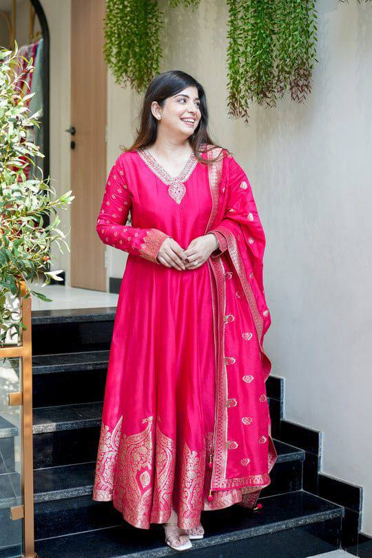 Premium Chanderi Anarkali Outfit – Banarasi Zari Weaving