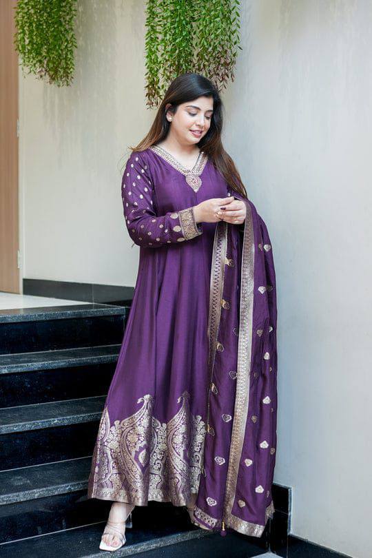 Premium Chanderi Anarkali Outfit – Banarasi Zari Weaving