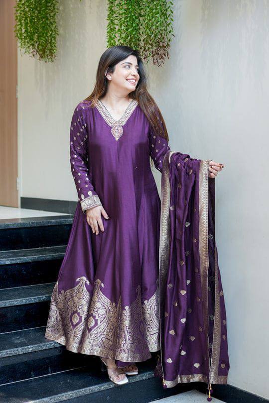 Premium Chanderi Anarkali Outfit – Banarasi Zari Weaving