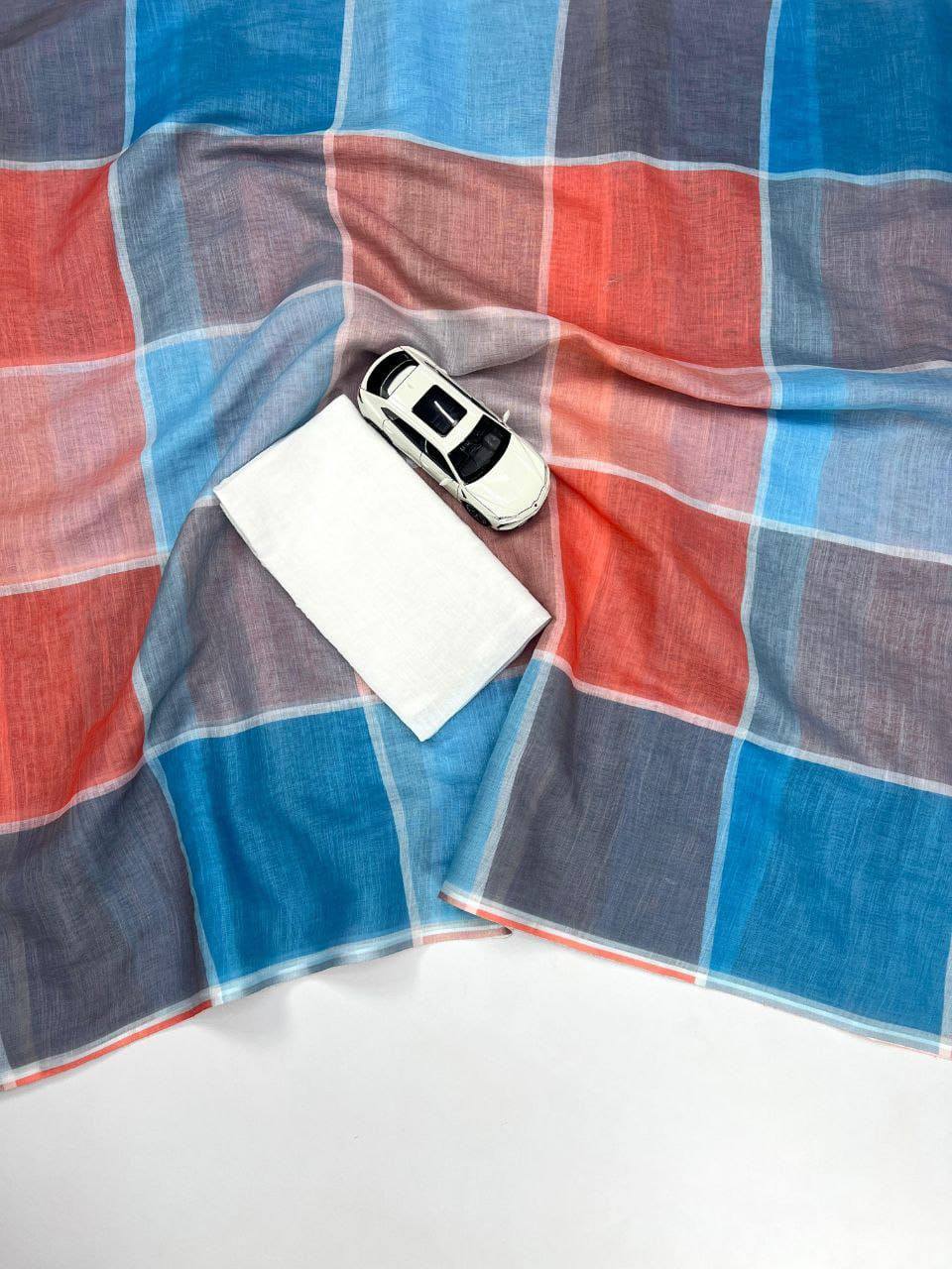 Plain Linen Saree – Digital Print with Fumka Latkan & Bangalori Satin Blouse