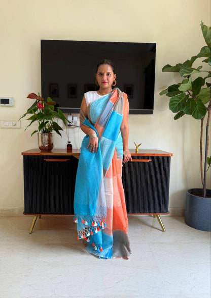 Plain Linen Saree – Digital Print with Fumka Latkan & Bangalori Satin Blouse