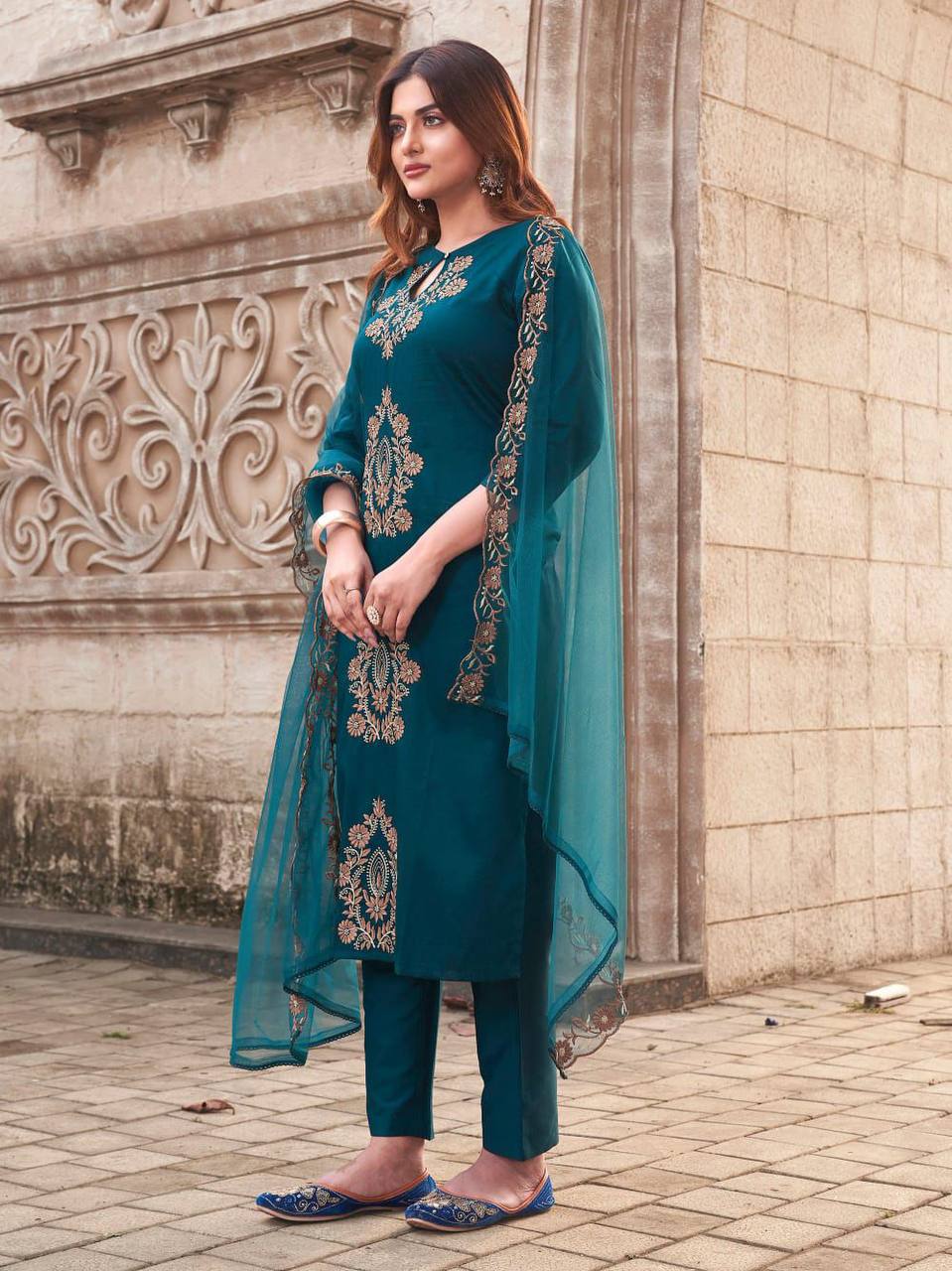 Pure Viscose Rayon Slub Kurta Set – Sequins Embroidery with Soft Organza Dupatta