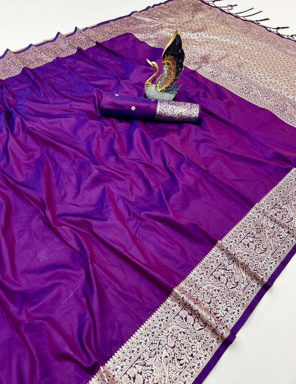 Premium Banarasi Silk Saree – Meenakari Zari Weaving with Tassels