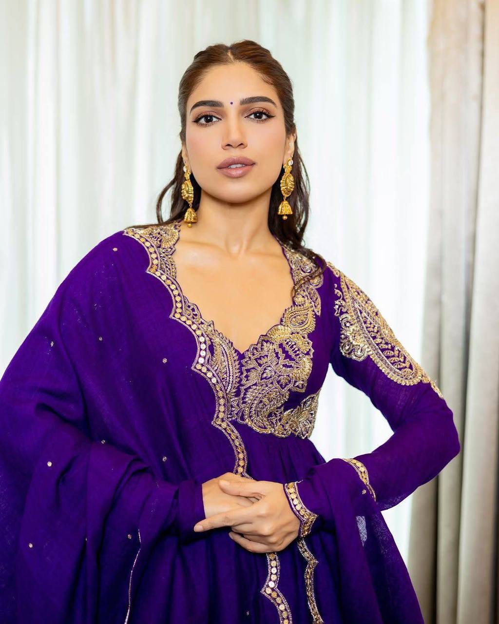 Premium Chinon Silk Anarkali Gown & Dupatta – Zari, Thread & 5mm Sequins Embroidery
