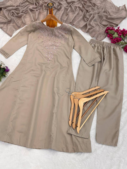 Premium Roman Silk Kurta Pant Set – Embroidery Work with Chanderi Silk Dupatta