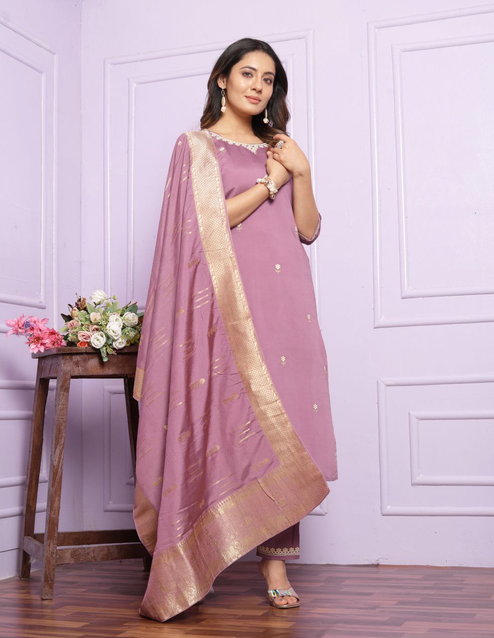 Elegant Kurta Set with Dupatta – A Perfect Blend of Comfort and Style!