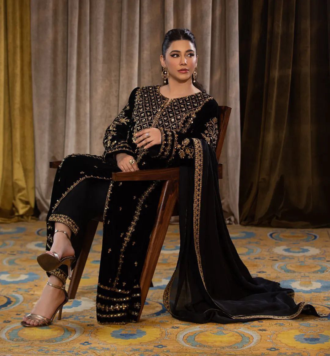 Elevate Your Wardrobe with Our Luxurious Heavy Viscose Black Velvet Top and Dupatta