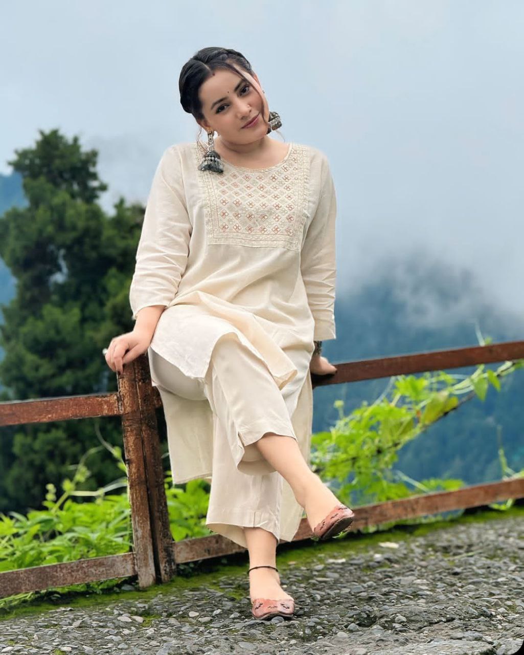 Pure Chanderi 2-Piece Set – A Touch of Elegance for Every Occasion