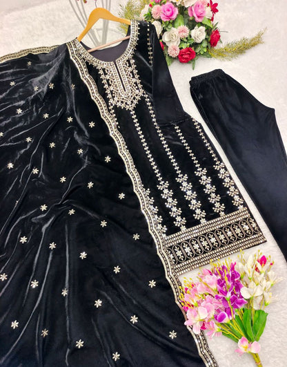 Luxurious Black Velvet Top-Pant-Dupatta Set – Elegance Redefined