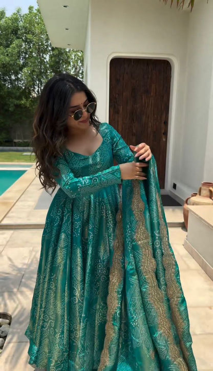 Exquisite Two-Tone Banarasi Silk Anarkali Gown Set with Dupatta & Bottom – Perfect for Festivals & Parties!